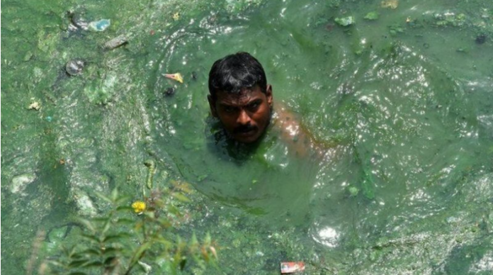 Mergulhador indiano já salvou mais de cem vidas de um lago que atrai suicidas