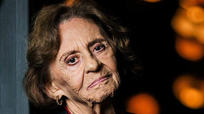 Laura Cardoso, aos 93 anos, desabafa sobre o Brasil: “Um horror. Andamos para trás”