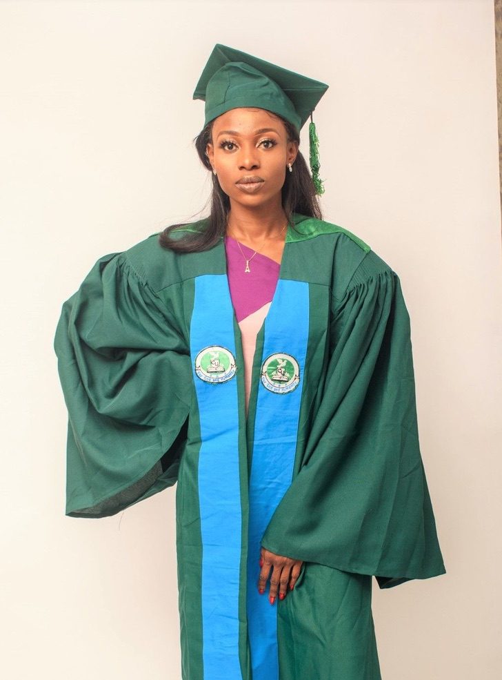 revistapazes.com - Esta jovem nigeriana precisou dormir em prédios baldios enquanto estudava: e se formou com honra