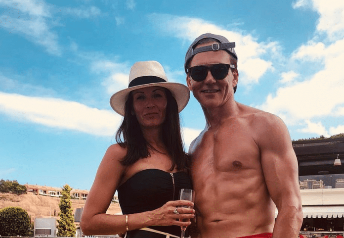 Chefe distribui 6,9 bilhões para funcionários e deixa 74 pessoas milionárias