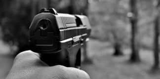 Governo Federal não tem plano de vacinação e tenta desviar o foco zerando alíquota de importação de armas