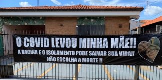 Após perder mãe para a COVID-19 paulistano faz faixa para ressaltar importância da vacina :’Não escolha a morte’