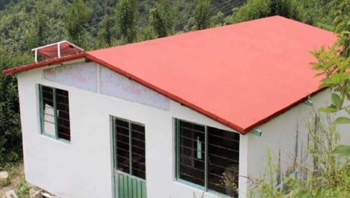 casascapa Empresário constrói casas populares com lixo reciclável em apenas 7 dias