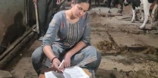 Filha de leiteiro é nomeada magistrada de tribunal indiano com muito orgulho de sua origem