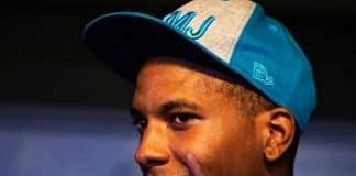 Lucas se muda provisoriamente para um espaçoso duplex com a família