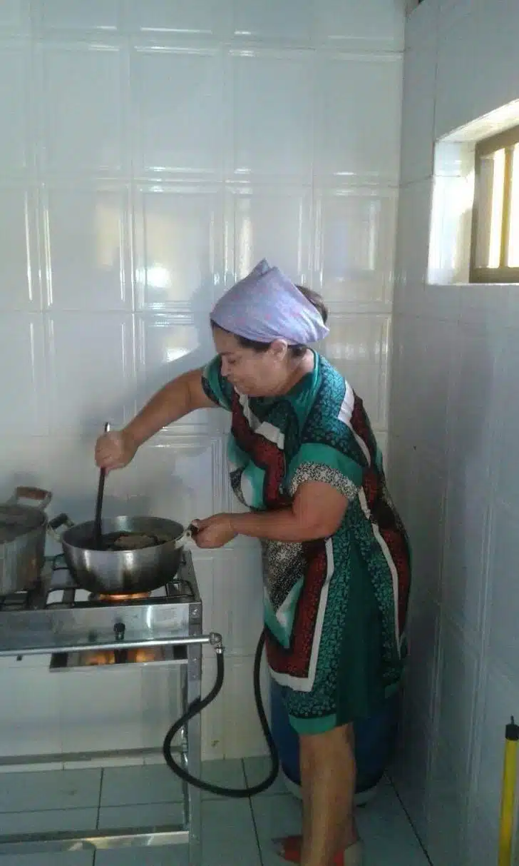 revistapazes.com - Mais respeito! Mulher rejeitada por "ter uma cara feia" se torna juíza