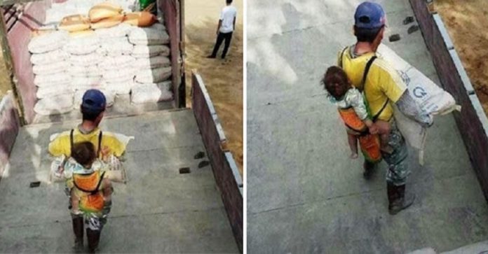 Pai viúvo carrega filho enquanto trabalha em construção