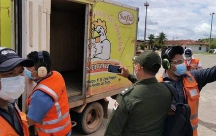 revistapazes.com - Vacinas contra COVID-19 chegam em um caminhão de frangos na Bolívia