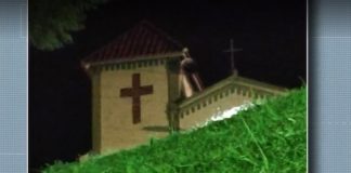 Crianças afirmam ter visto imagem de Nossa Senhora de Fátima em telhado de capela de Cristina, MG