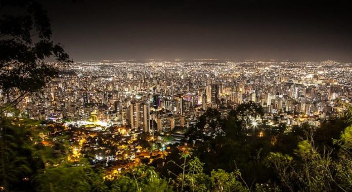 Cerca de duas mil prostitutas fazem paralisação por vacina em Belo Horizonte