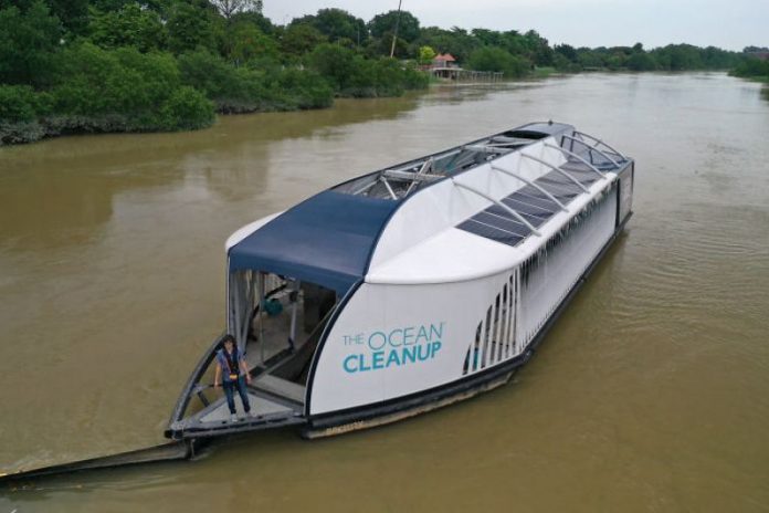 revistapazes.com - Inventor de 25 anos cria barco capaz de reciclar 80 mil toneladas de lixo dos oceanos
