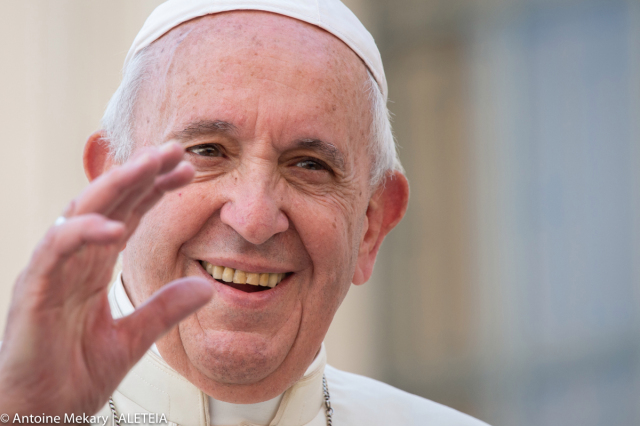 Papa faz piada sobre brasileiros: ‘Não têm salvação. É muita cachaça e pouca oração’