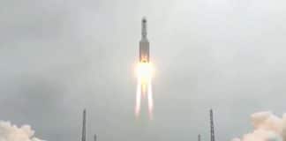 Destroços de foguete da China caem no Oceano Índico