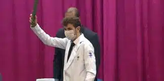 Após entrar em Medicina aos 14 anos, jovem se forma na faculdade e quer combater Covid-19