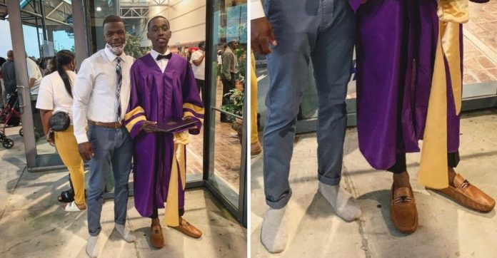 Professor empresta os próprios sapatos para aluno barrado em cerimônia de formatura