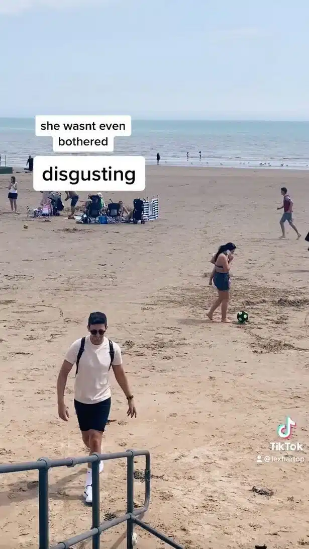 Homem encontra bebê engatinhando sozinho em praia, a poucos metros de rua movimentada revistapazes.com - Homem encontra bebê engatinhando sozinho em praia, a poucos metros de rua movimentada