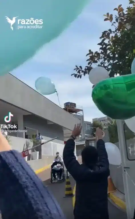 Após 16 dias entubado, homem vence Covid-19 e é recebido com festa; veja o vídeo revistapazes.com - Após 16 dias entubado, homem vence Covid-19 e é recebido com festa; veja o vídeo