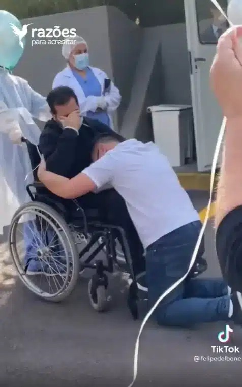 Após 16 dias entubado, homem vence Covid-19 e é recebido com festa; veja o vídeo revistapazes.com - Após 16 dias entubado, homem vence Covid-19 e é recebido com festa; veja o vídeo