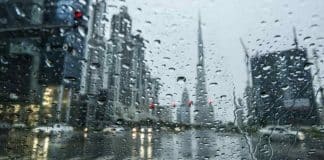 Dubai cria tempestade artificial com drones para estimular chuva e baixar temperatura de 50 ºC