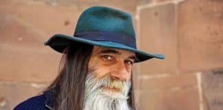 Quem te faz mal pode até postar foto sorrindo, mas quem dorme em paz é você!