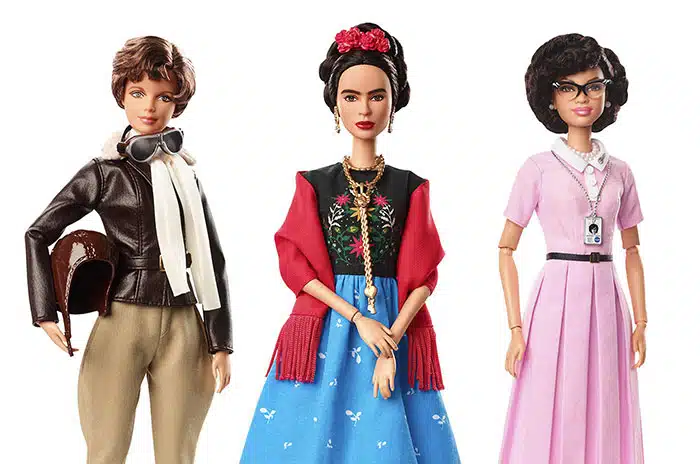 revistapazes.com - De olho na diversidade, Mattel lança nova linha com 10 bonecas Barbie 'afro'