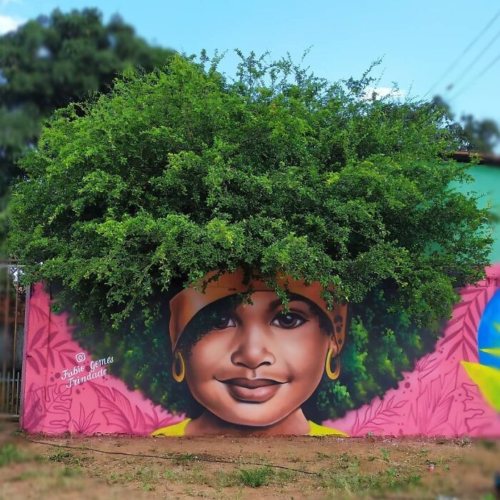 revistapazes.com - Artista brasileiro viraliza nas redes por usar árvores como 'cabelo' ao retratar mulheres