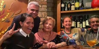 Glória Menezes surge sorrindo em foto familiar: ‘‘Dias menos tristes e mais leves’’