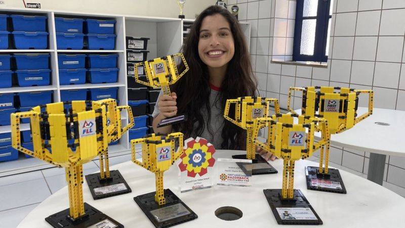revistapazes.com - Alagoana é finalista do 'Nobel da Educação' e está entre as 10 melhores alunas do mundo