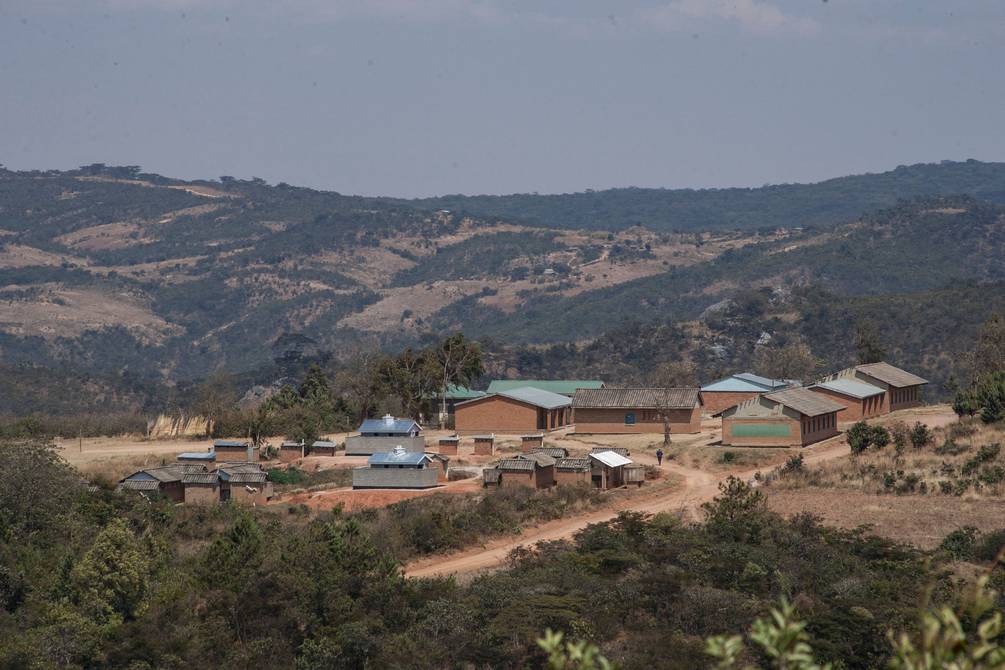 revistapazes.com - Inventor leva eletricidade para vila inteira usando apenas sucata no Malauí