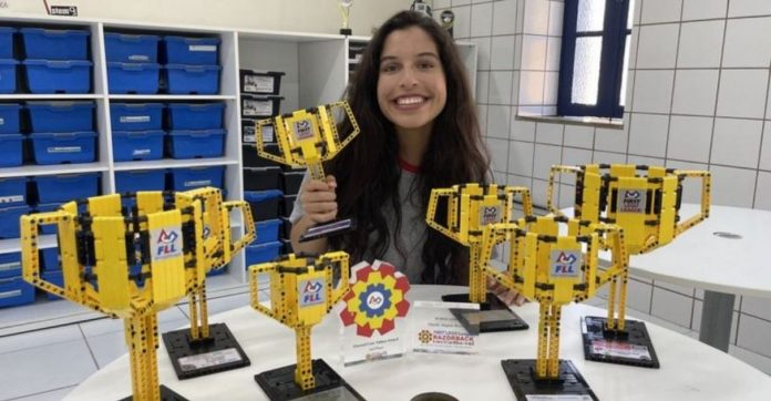 Alagoana é finalista do ‘Nobel da Educação’ e está entre as 10 melhores alunas do mundo