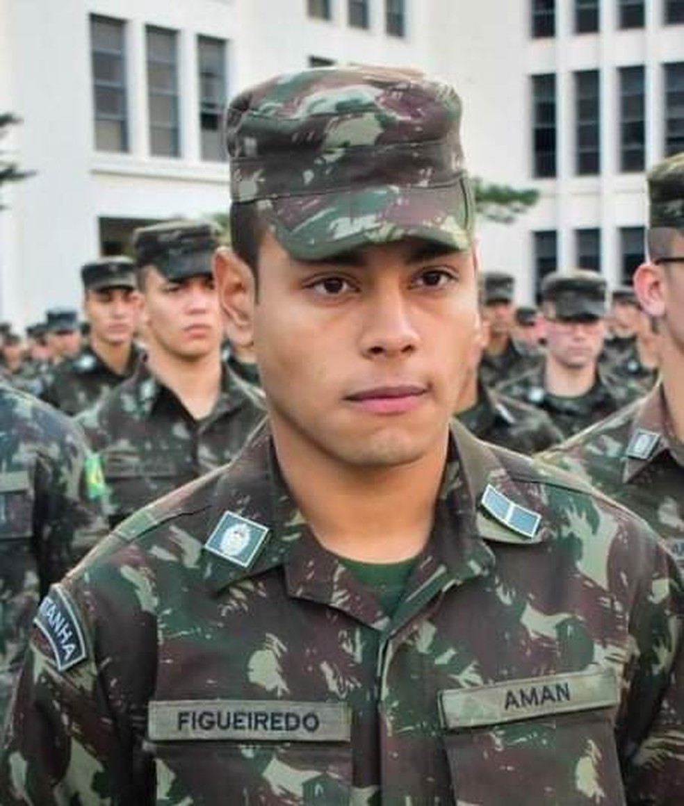 revistapazes.com - Pai pedala 1.400 km do RS ao RJ para ver o filho se formar em academia do Exército