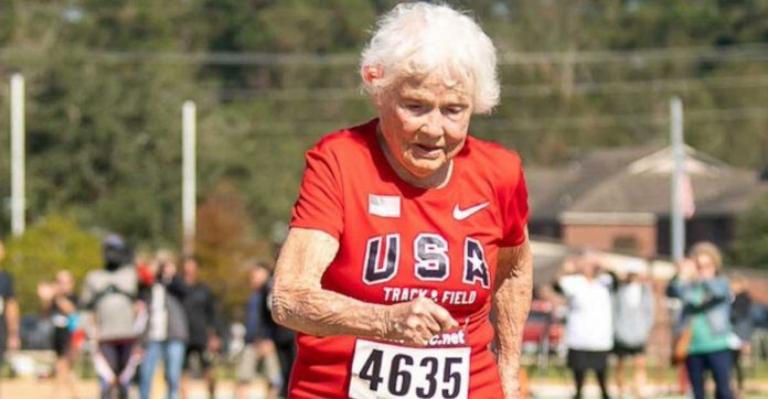 Idosa de 105 anos bate recorde no atletismo e prova que idade é só um número