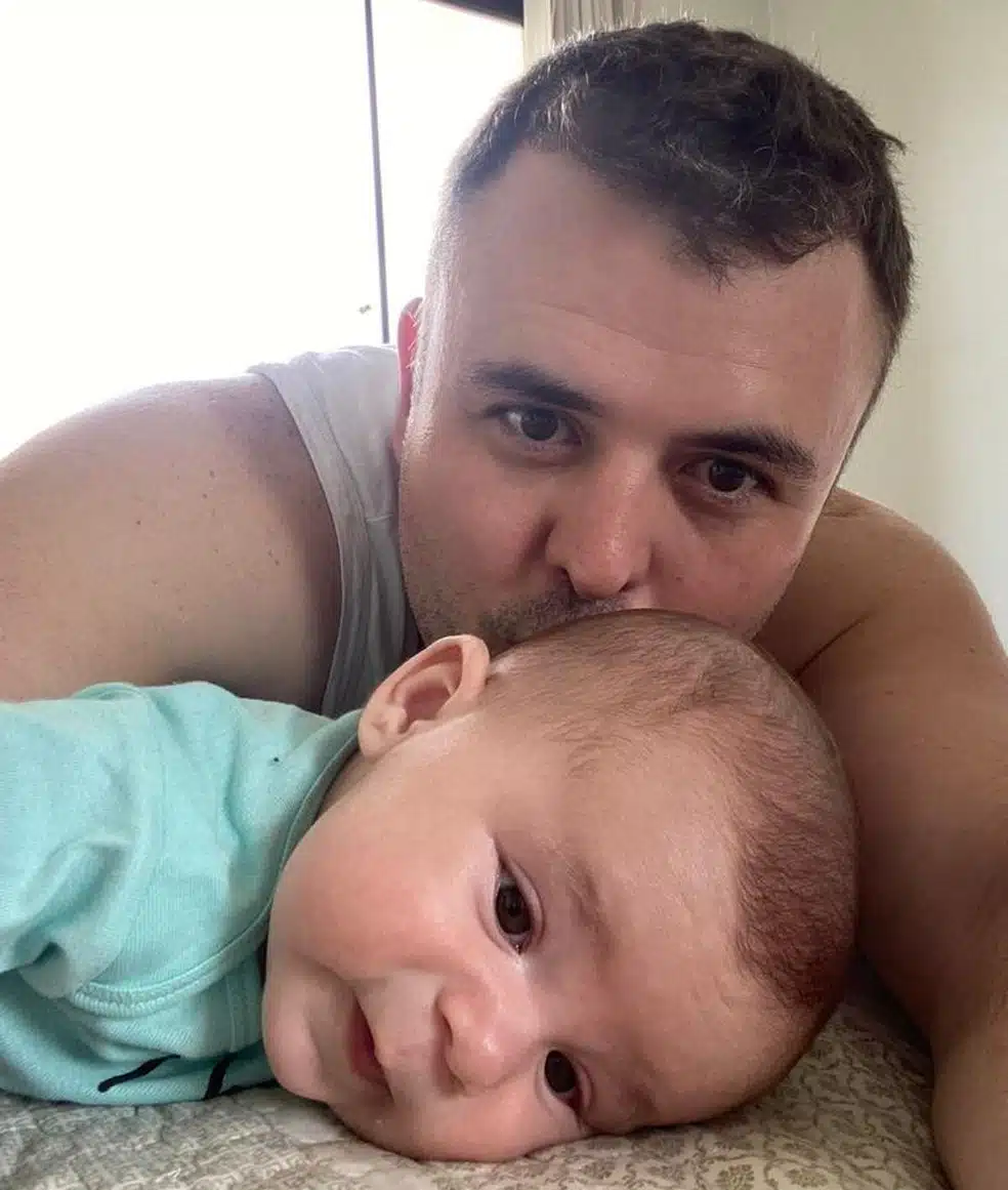 Oficial da Marinha que é pai solo luta por direito à licença-maternidade no DF revistapazes.com - Oficial da Marinha que é pai solo luta por direito à licença-maternidade no DF