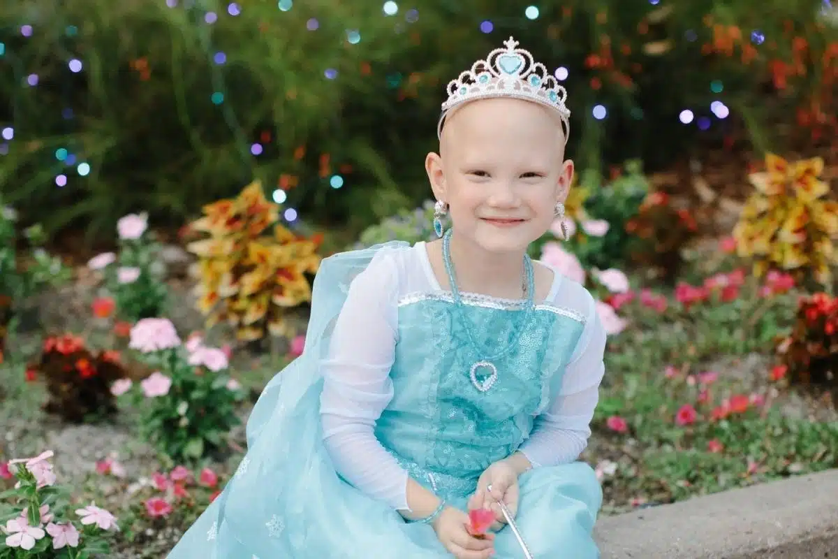 Fotógrafo transforma menina com série de doenças graves em princesa da Disney por um dia revistapazes.com - Fotógrafo transforma menina com série de doenças graves em princesa da Disney por um dia