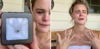 Jovem chora ao receber colar de diamante feito com as cinzas de sua mãe: ‘Comigo pra sempre’