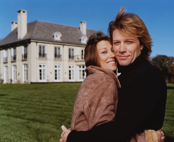 revistapazes.com - Jon Bon Jovi: estrela do rock casado há 40 anos, a vida de excessos não era para ele