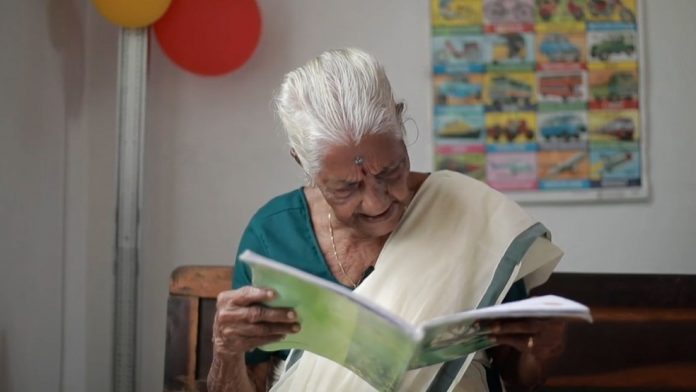 Ela decidiu aprender a ler aos 104 anos e conseguiu!! (Veja o vídeo)