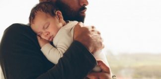 Tribunal do DF concede licença paternidade de 180 dias a homem que adotou criança sozinho