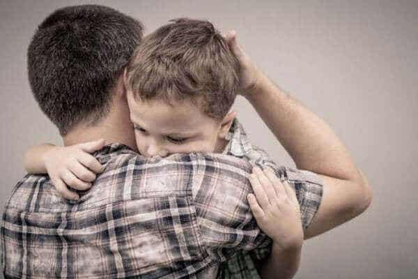 revistapazes.com - Reflexão: O poder e importância de pedir desculpas aos nossos filhos