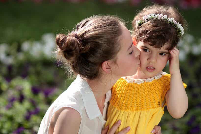 revistapazes.com - Opinião: O direito das crianças de não beijar (e não serem beijadas) se não quiserem