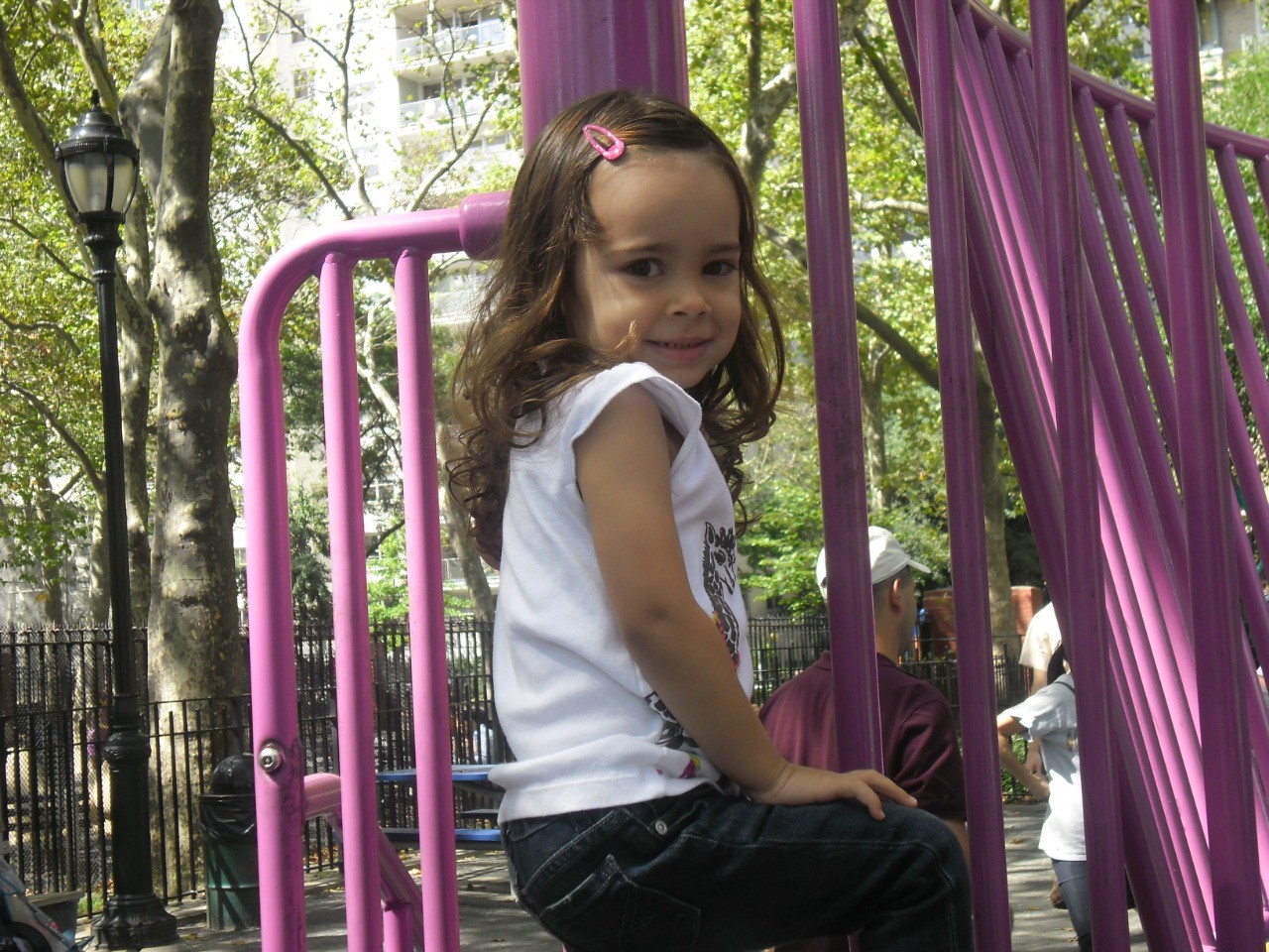 revistapazes.com - "Tem que ter fé e esperança", diz mãe de menina diagnosticada com retinoblastoma aos 2 anos