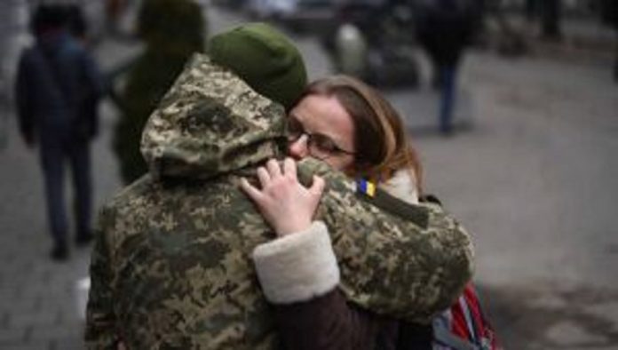Ucrânia convida mães de soldados russos capturados para buscá-los