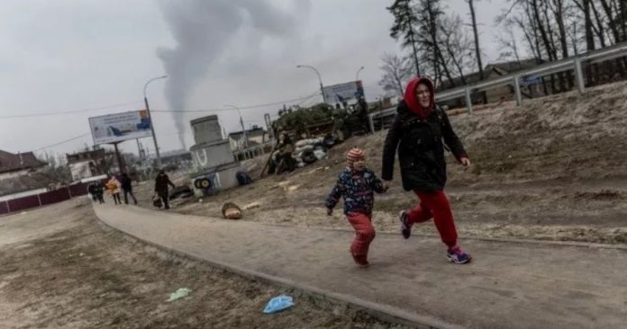 Ucrânia: “Peguei a mão da minha filha e falei: ‘Corre, a gente pode chorar mais tarde’”
