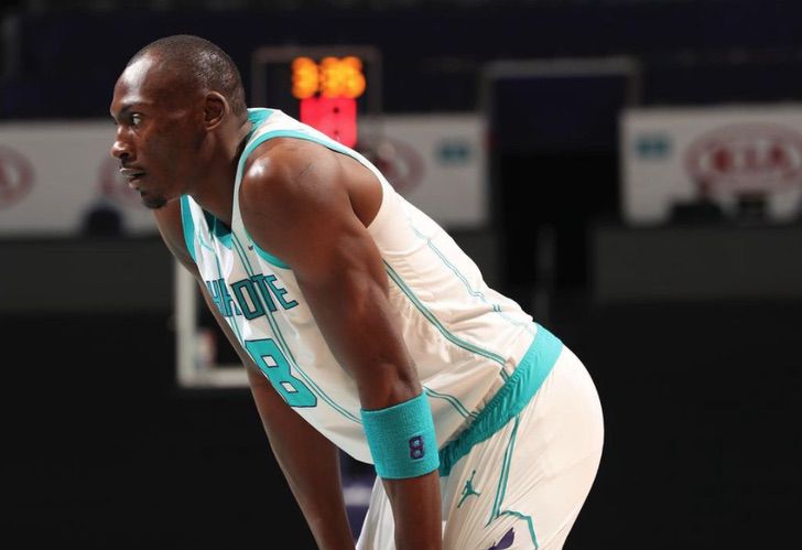 revistapazes.com - Jogador da NBA doará 100% do seu salário para construir um hospital no Congo, sua terra natal