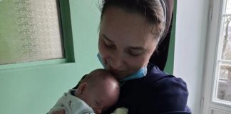 Em meio à guerra brutal na Ucrânia, Irmã Giustina cuida de bebês em estado terminal