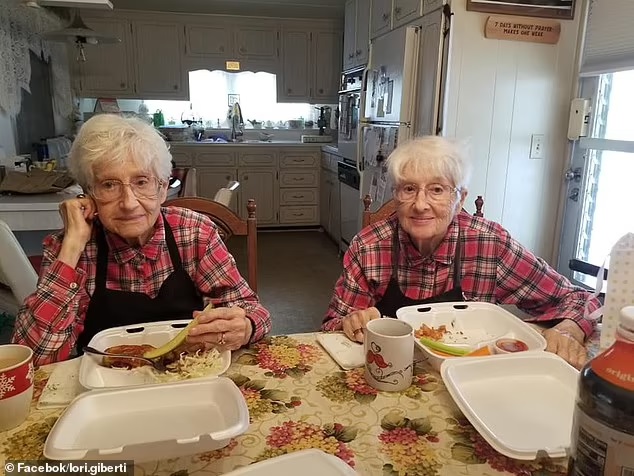 revistapazes.com - "Fazemos tudo juntas desde que nascemos", dizem irmãs gêmeas que completaram 100 anos