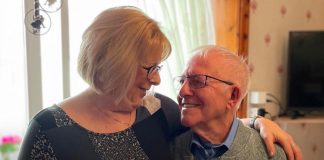 “Esperei tanto por este dia”: Mulher reencontra o pai após 58 anos com ajuda de grupo do Facebook