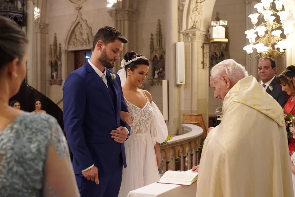 revistapazes.com - "Foi uma oportunidade única", diz padre que celebrou casamento do neto em Porto Alegre