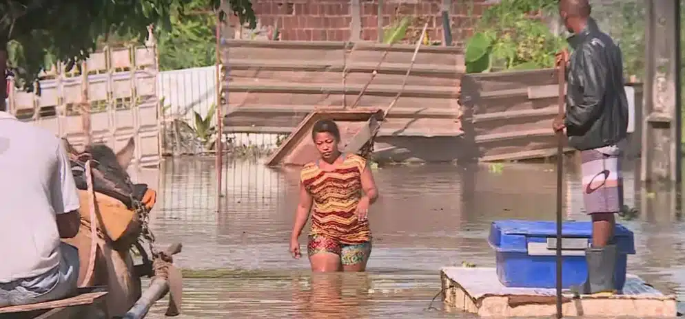 URGENTE: ao menos 30 pessoas morreram hoje (28) em decorrência de fortes chuva em Recife revistapazes.com - URGENTE: ao menos 30 pessoas morreram hoje (28) em decorrência de fortes chuva em Recife