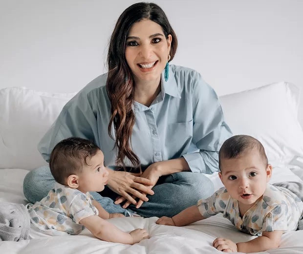 revistapazes.com - "Conciliar trabalho e maternidade é fake news. A mãe perfeita é a mãe possível", diz Andréia Sadi
